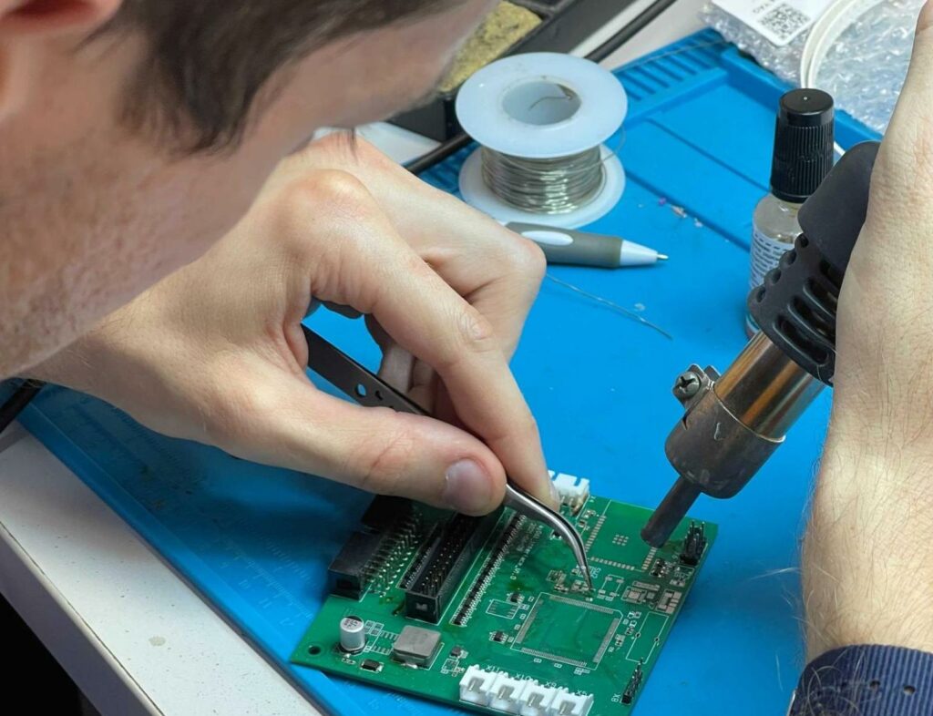 AcquaTap portable water generator