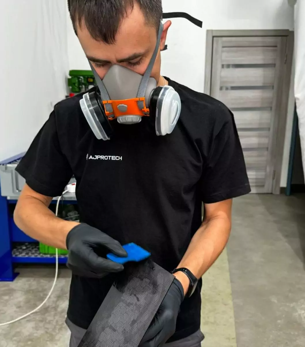How to fundraise,  develop, and manufacture new hardware products